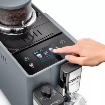 Kafijas automāts De’Longhi Rivelia EXAM440.55.g — pilnībā automātisks, 1.4 L ūdens tvertne, 250 g dzirnaviņas, 19 bāri, TFT skārienekrāns