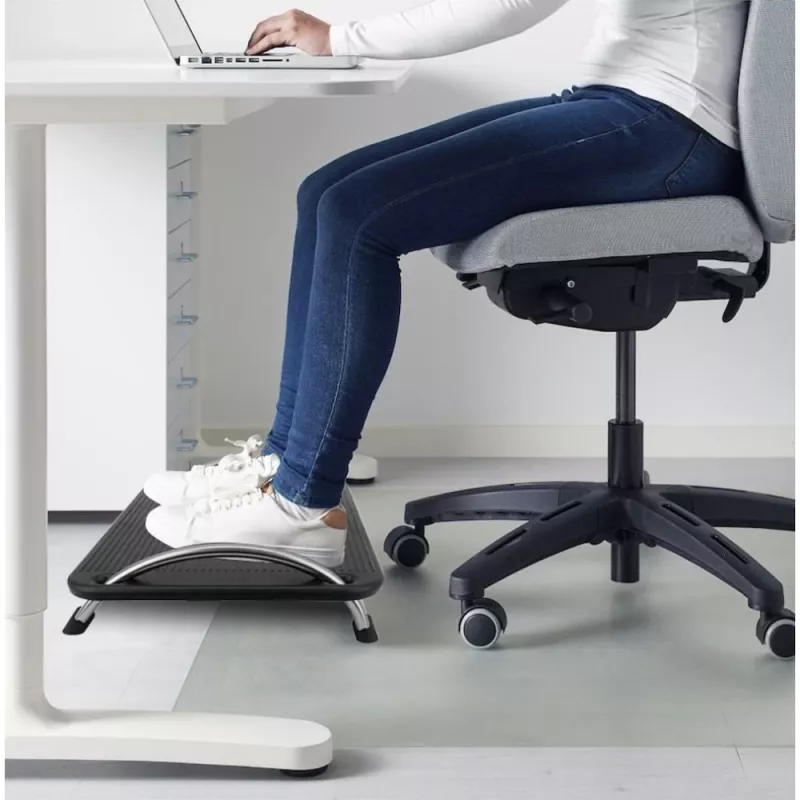 Techly ICA-FR 13 ergonomisks regulējams kāju paliktnis, slīpuma regulēšana, neslīdošs, 43 x 28 cm, melns