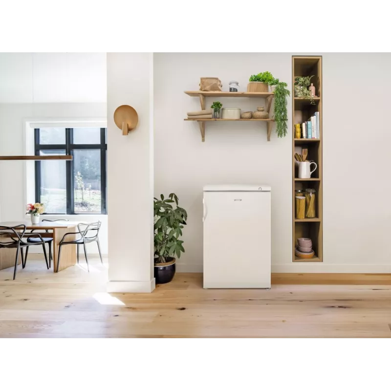 Vertikālais saldētājs Gorenje F492PW — 82 L, balts, 4 zvaigznes, labās puses eņģes, 165 kWh/gadā