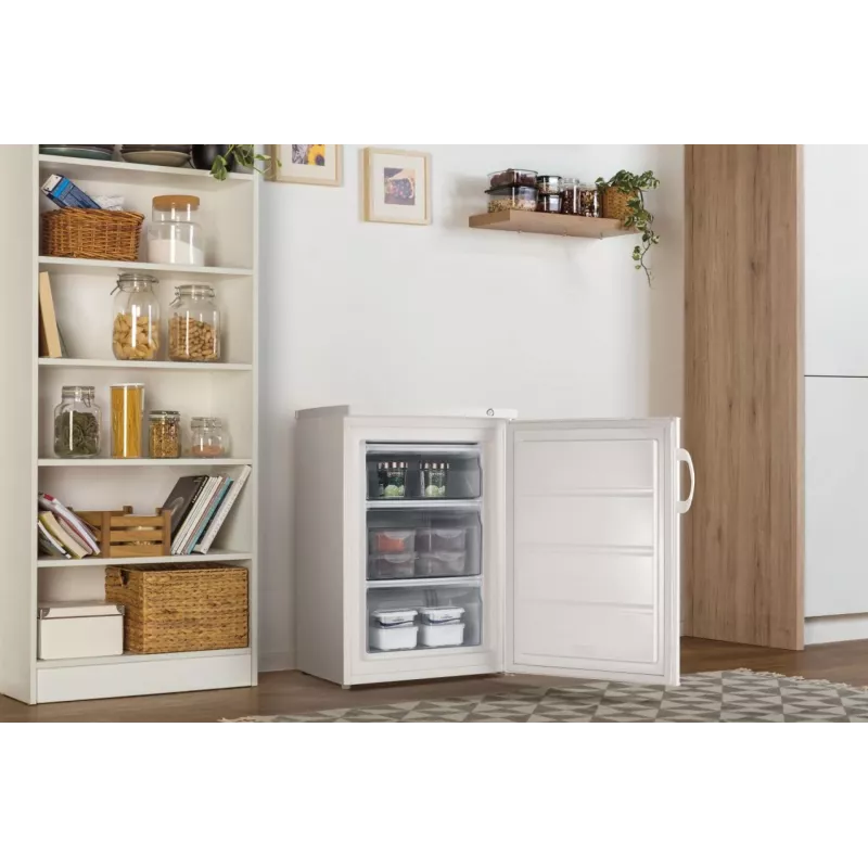 Vertikālais saldētājs Gorenje F492PW — 82 L, balts, 4 zvaigznes, labās puses eņģes, 165 kWh/gadā