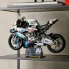 LEGO Technic motocikla modelis BMW M1000RR 42130 ar detalizētu dzinēju un darba balstiekārtu