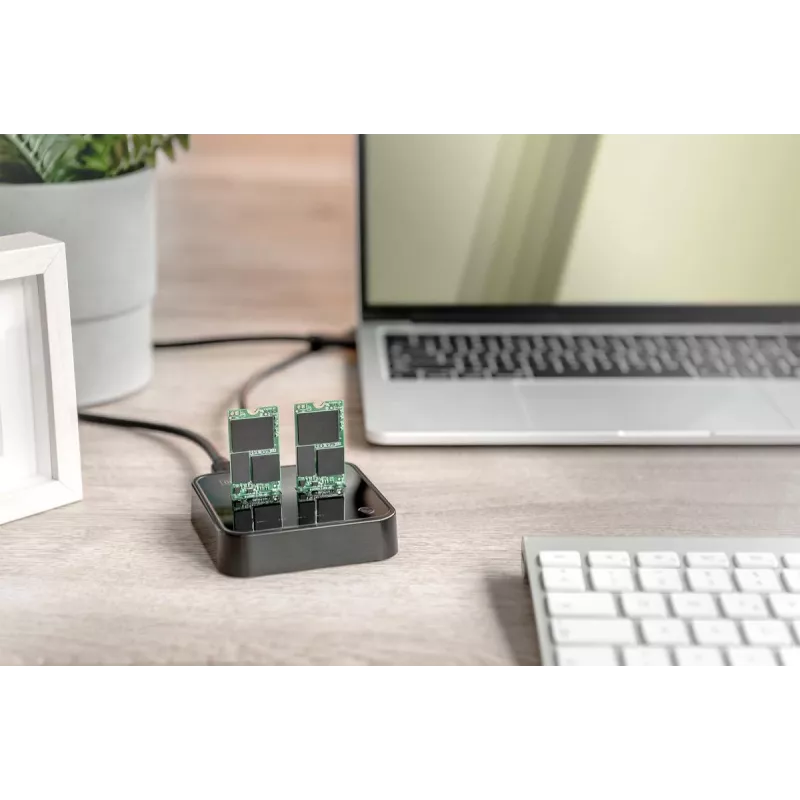 Digitus Dual M.2 NVMe SSD Docking Station ar USB-C un bezsaistes klonēšanas funkciju