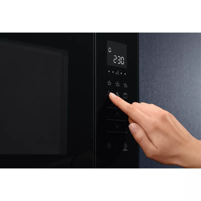 Iebūvējamais solo mikroviļņu krāsns Electrolux LMS2203EMK, 700 W, 5 jaudas līmeņi, 24,5 cm pagrieziena galds, LED displejs, nerūsējošā tērauda iekšpuse, melna