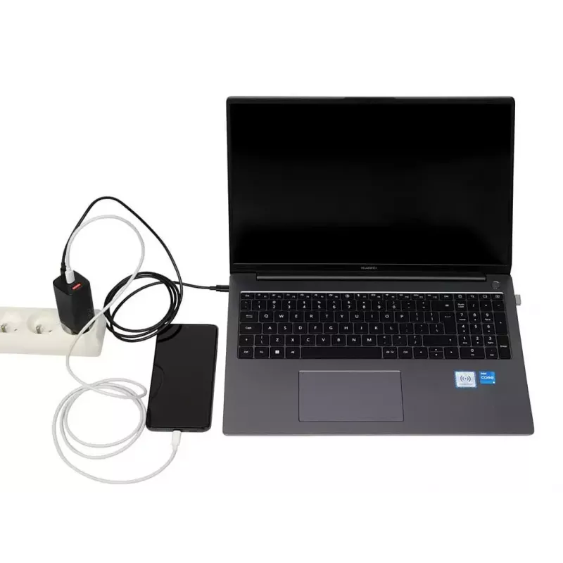 iBOX C-65 ILUC65B – GaN 65 W lādētājs, 2x USB-C + 1x USB-A, melnā krāsā