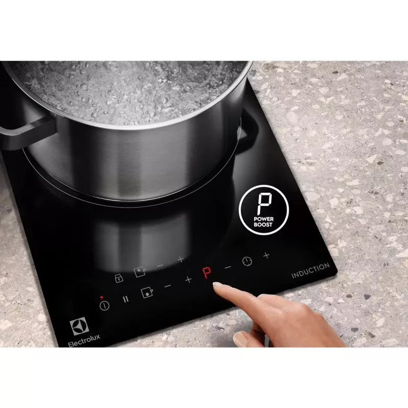 Indukcijas plīts virsma Electrolux LIT30230C — 2 zonu iebūvējama, 29 cm platums, melna, skārienjutīga vadība, 210/145 mm zonas