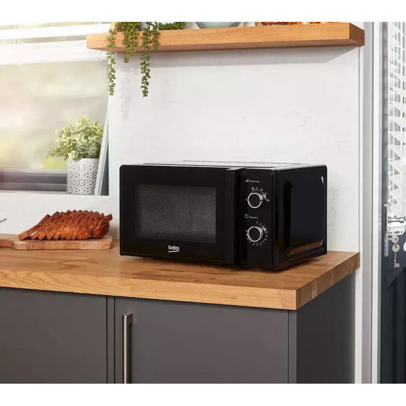 Mikroviļņu krāsns BEKO MOC20100WFB — 700 W, 20 L, 245 mm pagrieziena galds, balta