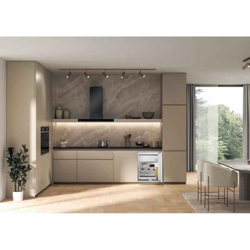 Whirlpool WBUF011 kombinētais ledusskapis zem letes 126 L