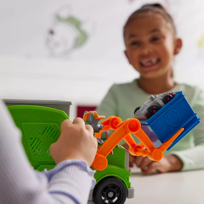 PAW Patrol Crush N’ Roll Recycling Truck ar Rokija figūriņu un pārveidojošu atkritumu mašīnu, rotaļlieta bērniem no 3 gadu vecuma