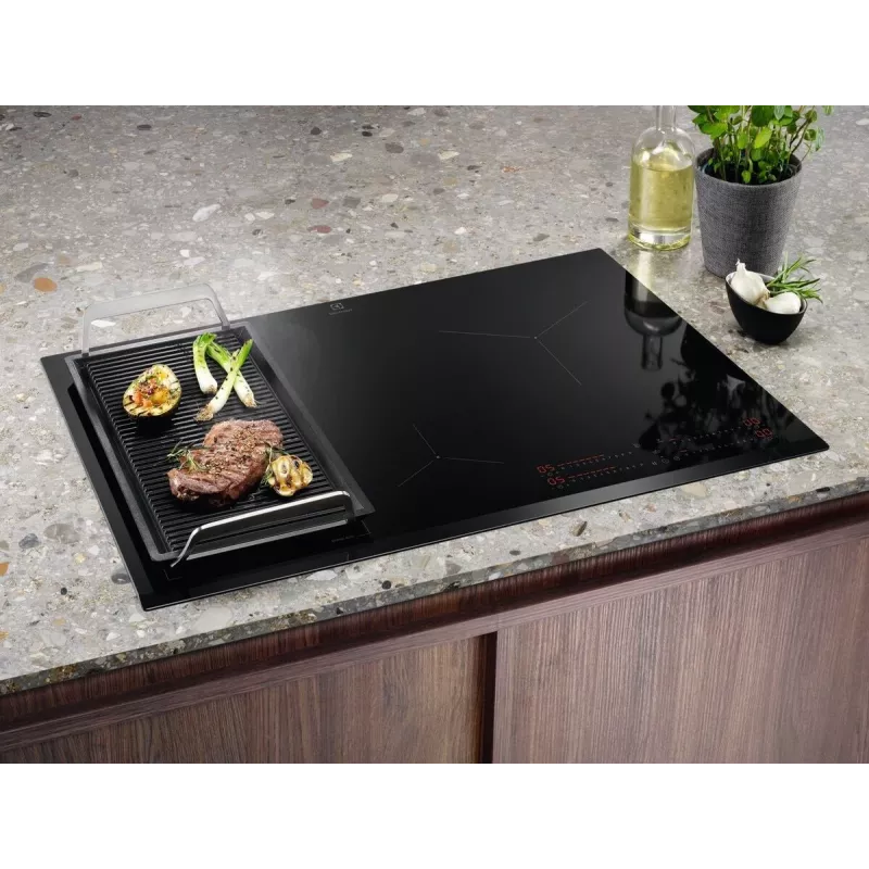Indukcijas plīts Electrolux Serie 700 EIS82453, 4 zonas, 80 cm, melns stikls, skārien- un rullīšvadība