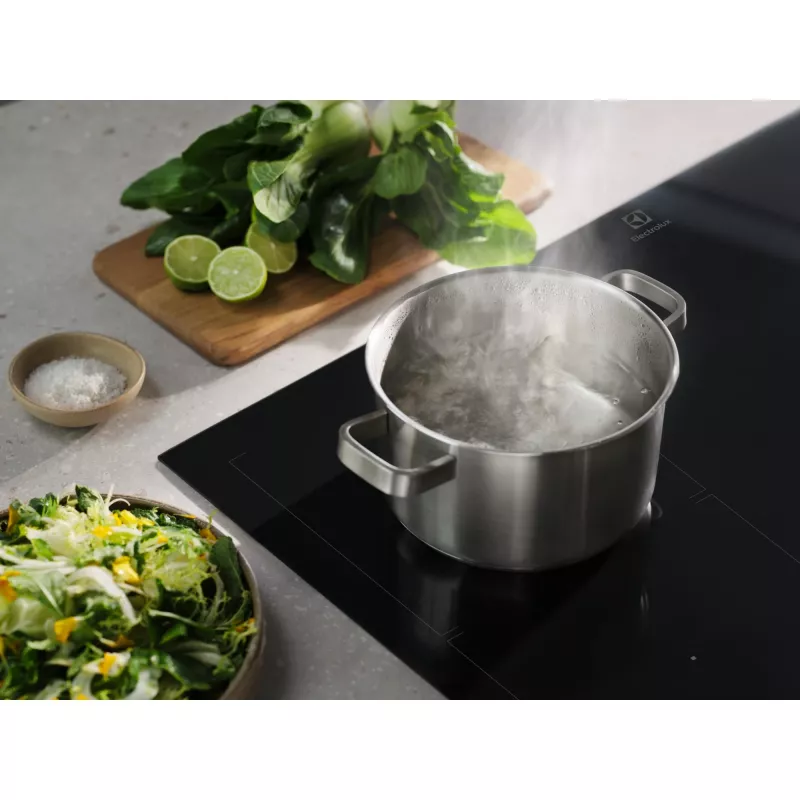 Electrolux Serie 500 EIT60433CT Melna iebūvējama 60 cm zonu indukcijas plīts virsma 4 zonām