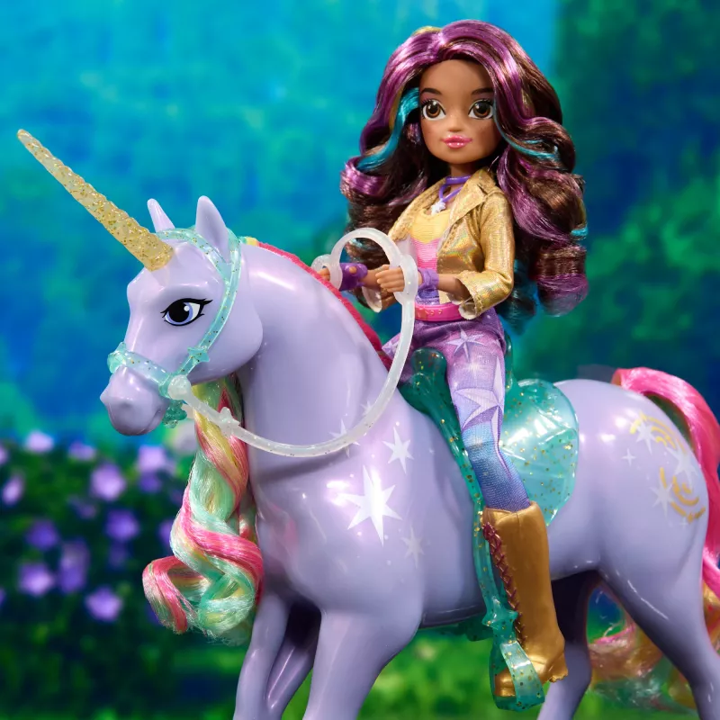 Spin Master Unicorn Academy Wildstar vienradža figūra 28 cm ar caurspīdīgiem segliem un iejūgu, daudzkrāsaina, plastmasa, vecumam no 4+