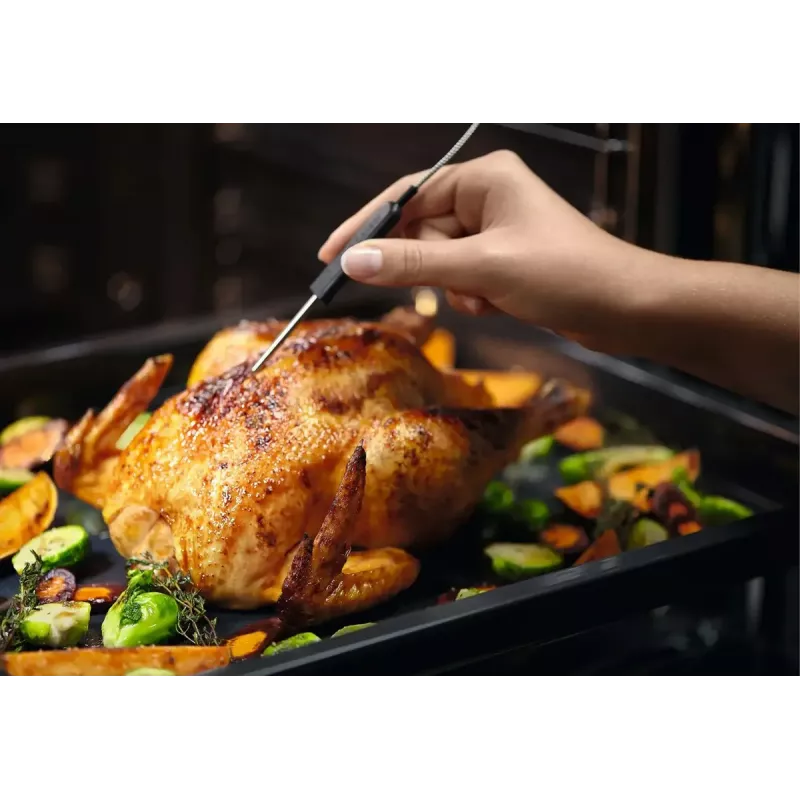 Iebūvējamā cepeškrāsns Electrolux EOD6F77WZ SteamBake 600, 72 L, katalītiskā tīrīšana, A+