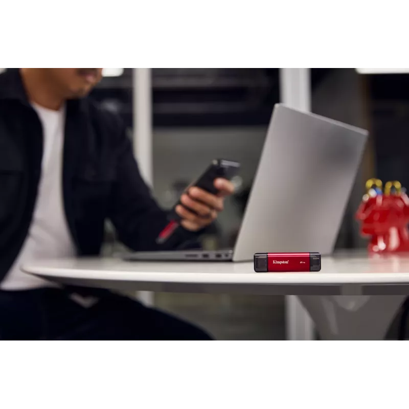 Ārējais SSD Kingston 2TB Dual USB-A/USB-C, USB 3.2 Gen 2, 1050 MB/s lasīšana, 950 MB/s rakstīšana, Melns/Sarkans