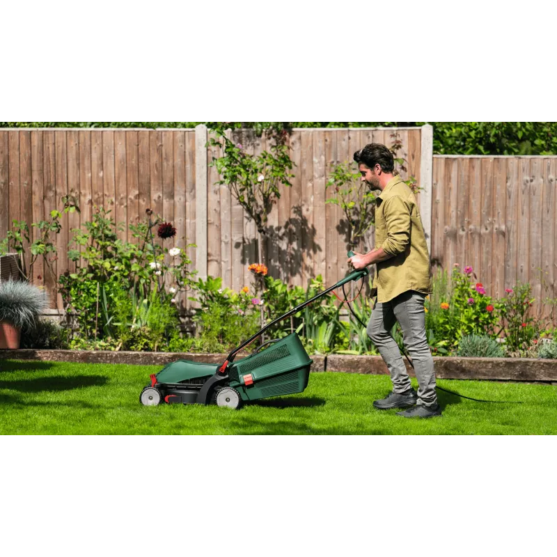 Elektriskais zāles pļāvējs Bosch UniversalRotak 34-405, 1300 W, 34 cm pļaušanas platums