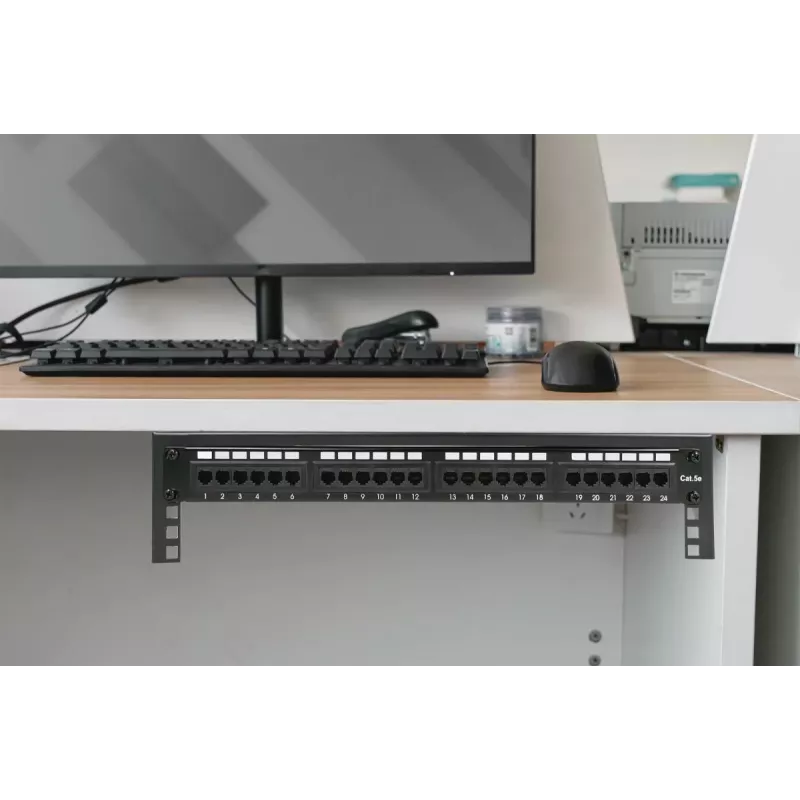Digitus 19 collu aprīkojuma sienas stiprinājuma kronšteins 6U melns