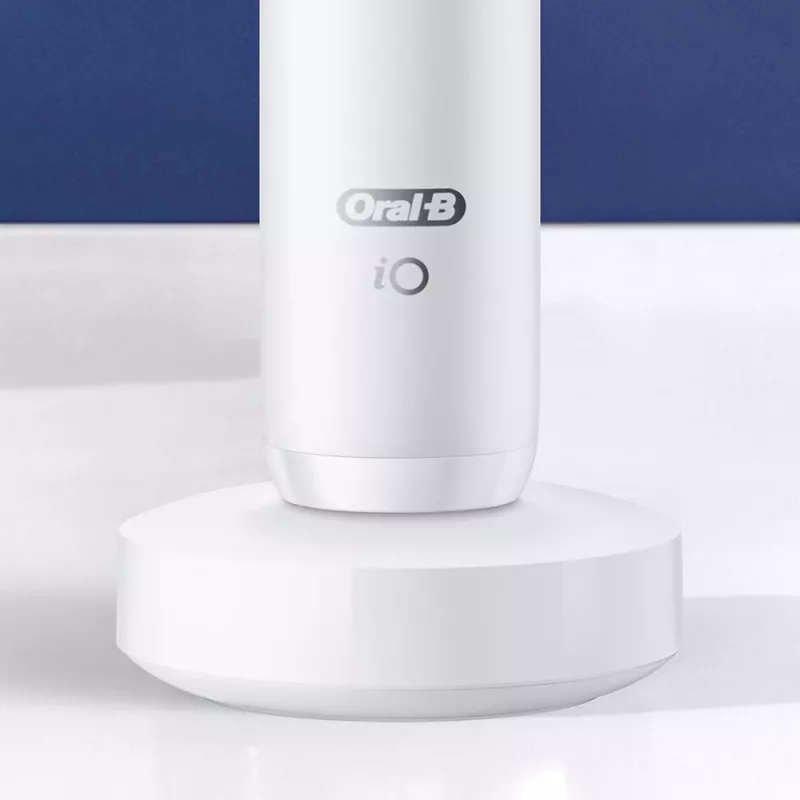 Oral-B iO elektriskā zobu birste pieaugušajiem Rotējoša birste Balta