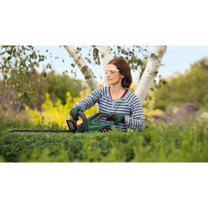 Bosch Universal HedgeCut 18V-50 dzīvžoga šķēres ar vienu asmeni, 2.6 kg