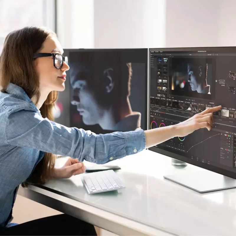 ALOGIC Clarity Max Touch 32C4KPDWT skārienjutīgs monitors, 32 collu, 3840x2160 4K UHD, 65 W Power Delivery, 8MP tīmekļa kamera, USB centrmezgls, melns/sudraba