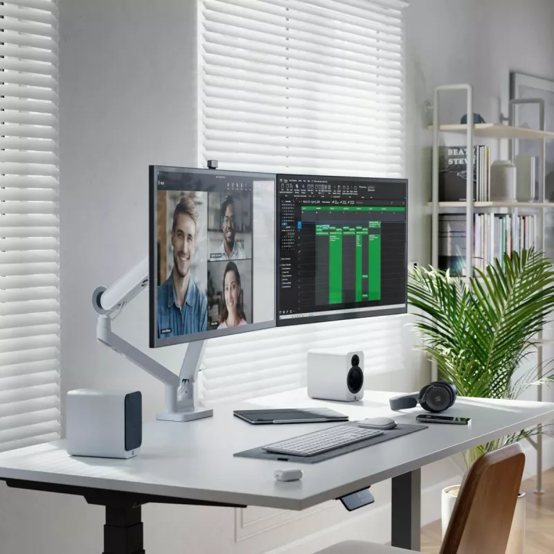 ALOGIC Clarity Max Touch 32C4KPDWT skārienjutīgs monitors, 32 collu, 3840x2160 4K UHD, 65 W Power Delivery, 8MP tīmekļa kamera, USB centrmezgls, melns/sudraba