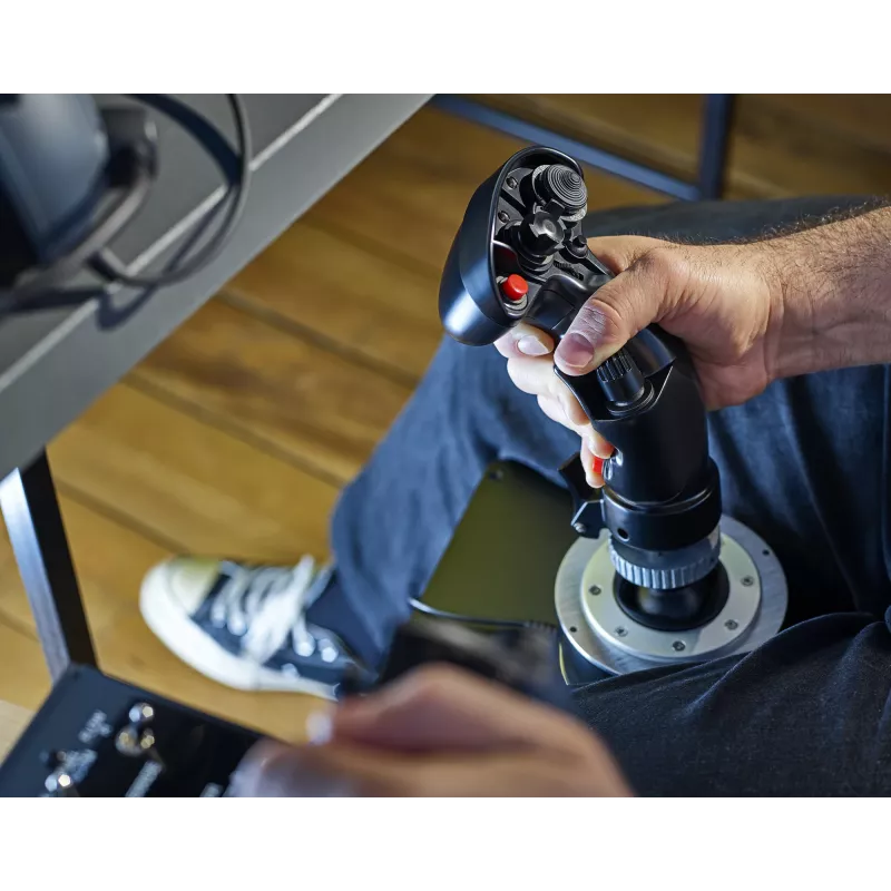 Thrustmaster F/A-18C Hornet HOTAS Melnais žurnālists
