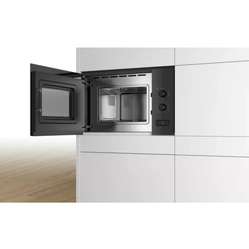 Iebūvējamais solo mikroviļņu krāsns Bosch Serie 4 BFL520MB0 — 800 W, 20 L, rotācijas vadība, melna
