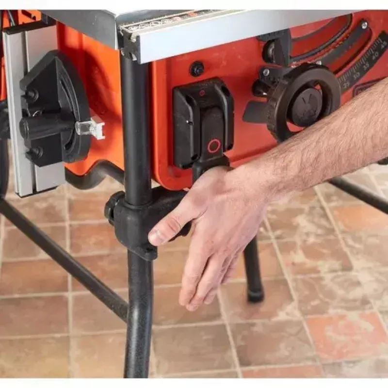 Galda ripzāģis Black & Decker BES720-QS — 1800 W, 25.4 cm asmens, 8.5 cm griešanas dziļums, brīvi stāvošs, galda pagarinājums