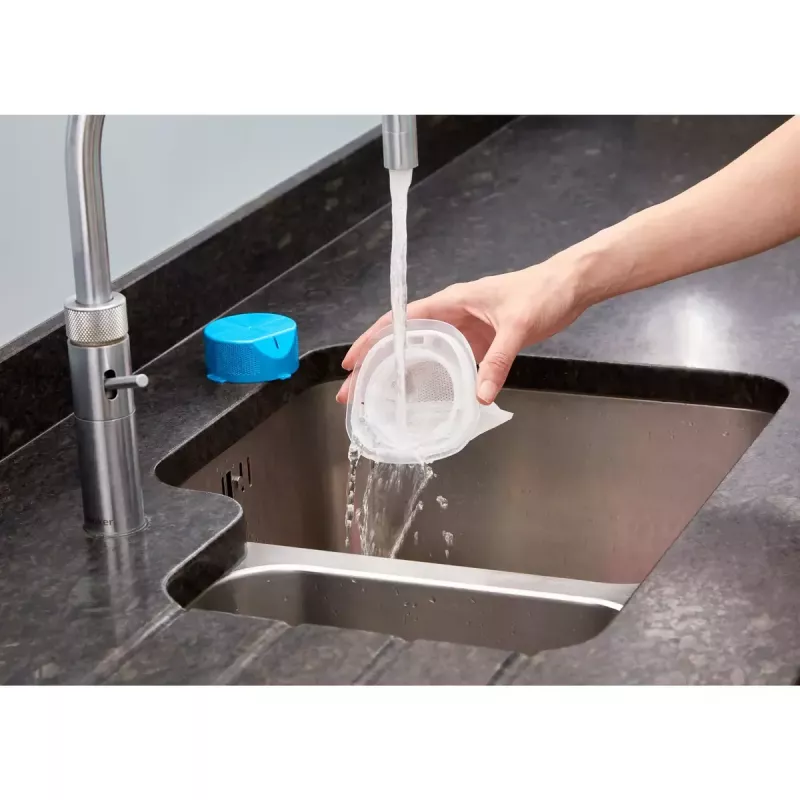 Black & Decker NVC215WA-QW DustBuster bezvadu rokas putekļsūcējs, 0,3 l putekļu tvertne, 1500 mAh litija jonu, mazgājams filtrs, zils/pelēks
