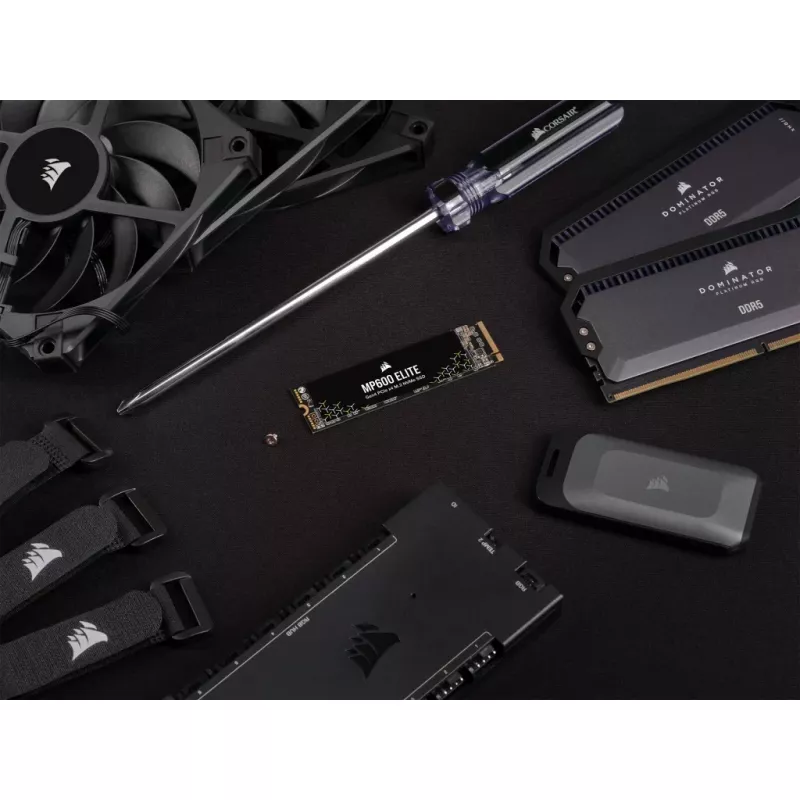 Corsair MP600 Elite CSSD-F1000GBMP600ENH SSD disks, 1 TB, M.2 2280, PCIe 4.0 x4 NVMe, 3D TLC, 256 bitu AES šifrēšana