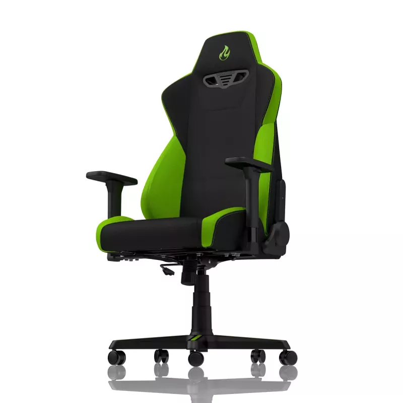 Spēļu krēsls Nitro Concepts S300 — auduma sēdeklis, regulējams augstums 128–140 cm, atzveltnes platums 56 cm, melns/zaļš