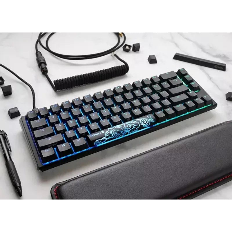 Ducky One 3 Classic SF mehāniskā tastatūra spēlēm, 67 taustiņi, USB, RGB