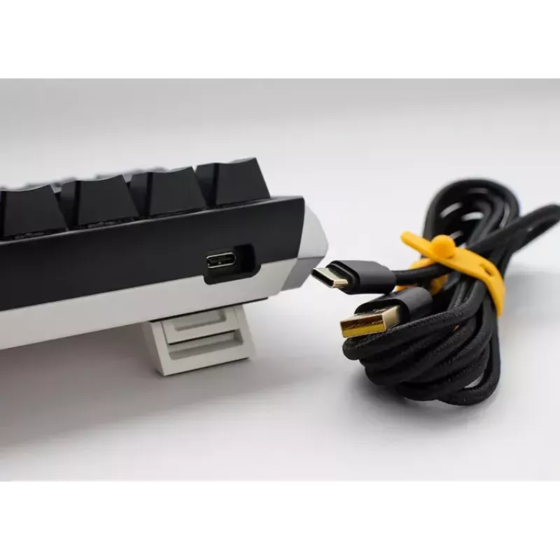 Ducky One 3 Classic SF mehāniskā tastatūra spēlēm, 67 taustiņi, USB, RGB