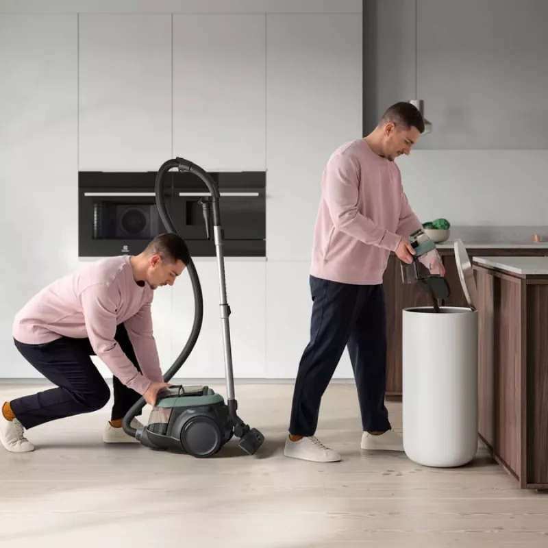 Electrolux EL61C2OG Putekļsūcējs bez maisa, zaļš