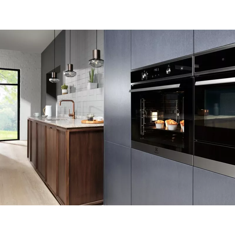 Iebūvējamā elektriskā cepeškrāsns Electrolux Serie 600 EOD5H70BZ, 65 L, 2750 W, melna, rotācijas vadība, LED displejs