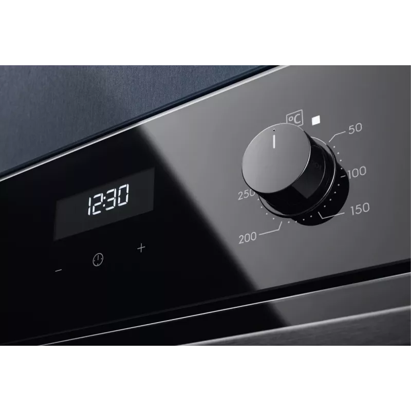 Iebūvējamā elektriskā cepeškrāsns Electrolux Serie 600 EOD5H70BZ, 65 L, 2750 W, melna, rotācijas vadība, LED displejs