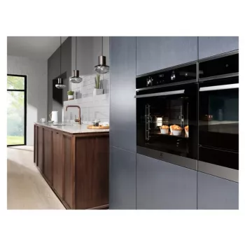 Iebūvējamā elektriskā cepeškrāsns Electrolux EOD4P57H — 72 L, pirolītiskā pašattīrīšanās, tvaiks un konvekcija, grils 2300 W, melna