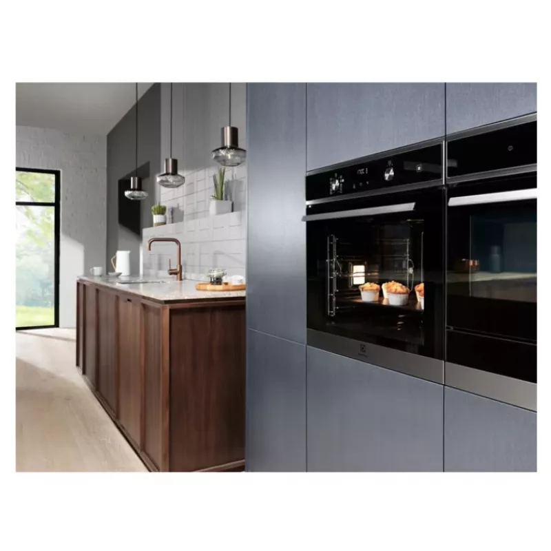 Iebūvējamā elektriskā cepeškrāsns Electrolux EOD4P57H — 72 L, pirolītiskā pašattīrīšanās, tvaiks un konvekcija, grils 2300 W, melna
