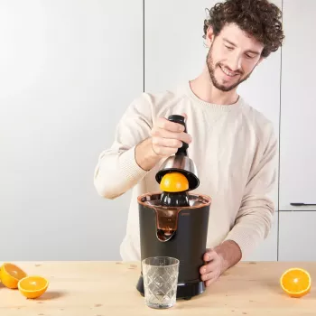 Centrbēdzes sulu spiede Taurus Easy Press 600 — 600 W, 0,65 L sulas trauks, nerūsējošā tērauda korpuss, pretpilēšanas funkcija