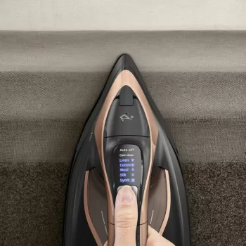 Tefal Ultimate Power Pro FV9E50 sausā un tvaika gludeklis Durilium AirGlide Autoclean zole 3200 W Melns, Varš