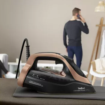 Tefal Ultimate Power Pro FV9E50 sausā un tvaika gludeklis Durilium AirGlide Autoclean zole 3200 W Melns, Varš