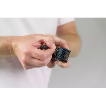 Matu griezējs Wahl Extreme Grip AC/Battery, bezvadu, Li‑Ion, 240 min darbības laiks, 12 garuma pakāpes, nerūsējošā tērauda asmens, griešanas platums 3 cm, melns