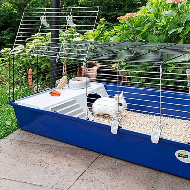 Būris FERPLAST Rabbit 120 Blue — metāla un plastmasas trušu būris 1180×585×495 mm, trušiem 5–9,9 kg