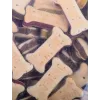 Suņu apmācības gardumi MACED Cube Cookies Mini Mix 1 kg — asorti mini kubiņu cepumi, putnu gaļas garšu maisījums