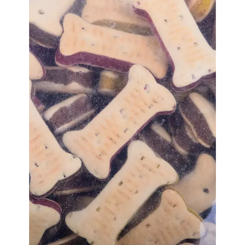 Suņu apmācības gardumi MACED Cube Cookies Mini Mix 1 kg — asorti mini kubiņu cepumi, putnu gaļas garšu maisījums