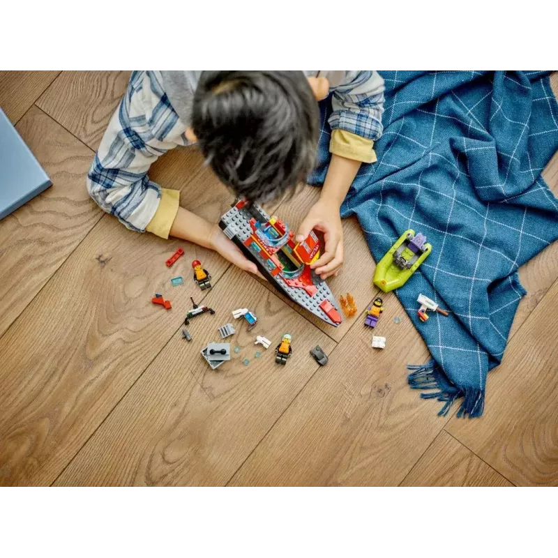 LEGO ugunsdzēsības glābšanas laiva 60373 — City sērija, 144 gab., 3 minifigūras, 5+ gadiem