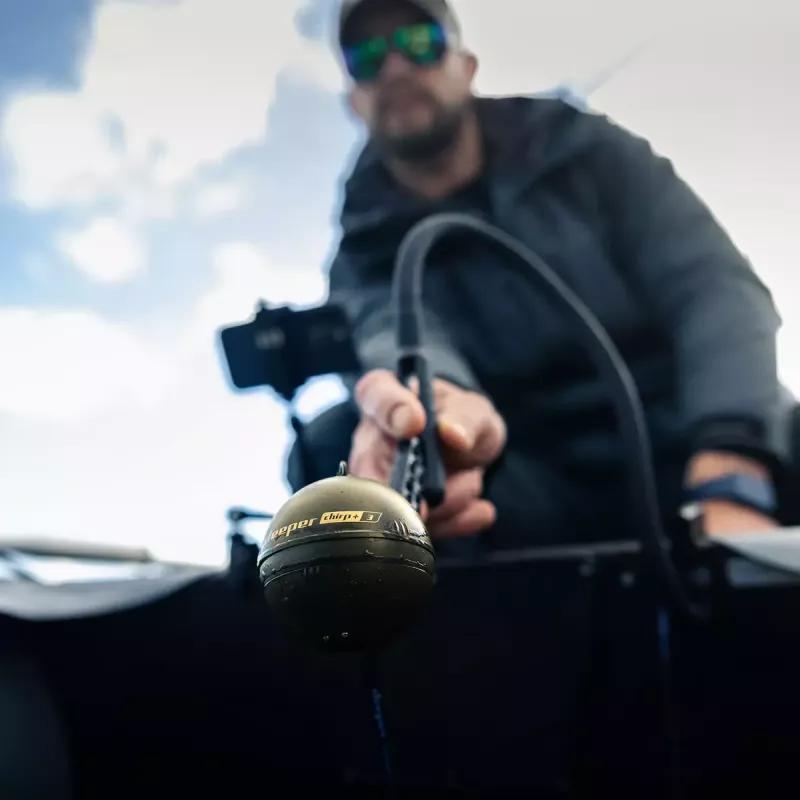 Portatīvais zivju meklētājs Deeper Smart Sonar CHIRP+3 Wi‑Fi — izmetams bezvadu hidrolokators, max dziļums 100 m, konusa leņķi 47°/20°/7°, Wi‑Fi, GPS/GLONASS