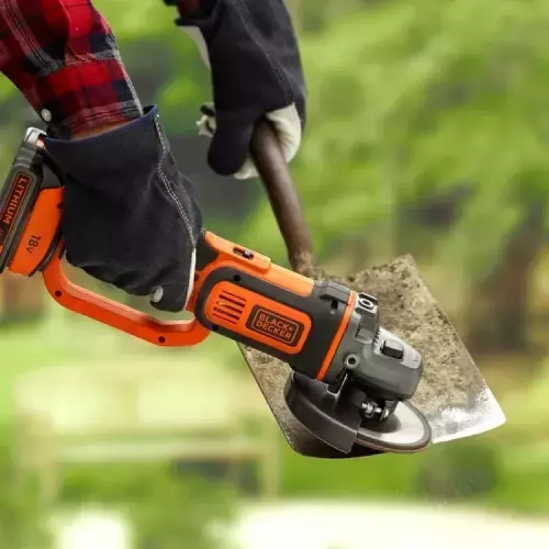 Leņķa slīpmašīna Black & Decker BCG720N — bezvada 18V Li-Ion, 12.5 cm disks, līdz 8600 RPM, 3 roktura pozīcijas