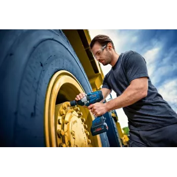Bezvada triecienuzgriežņu atslēga Bosch GDS 18V-1600 HC — 1600 Nm griezes moments, 18V akumulatoru sistēma