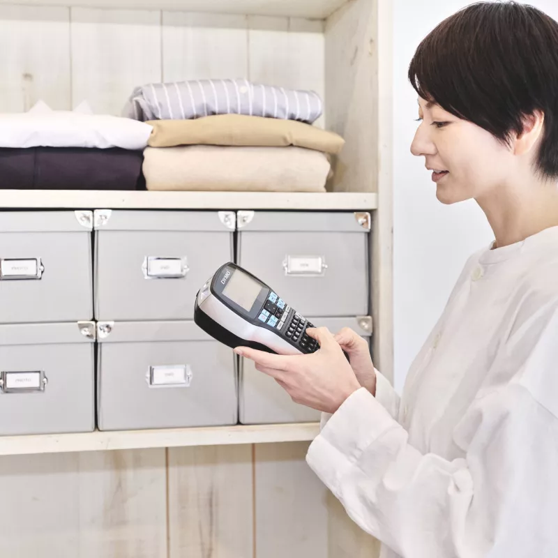 DYMO LabelManager 420P portatīvais etiķešu printeris ar uzlādējamu akumulatoru, ABC tastatūru, 4 D1 lentes ruļļiem un somu