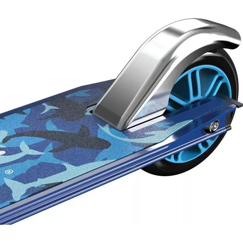 Skrejritenis Razor Model A Shark Camo — salokāms, viegls bērniem un pusaudžiem, 2 riteņi, regulējams stūres augstums, max slodze 65 kg