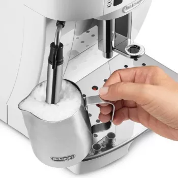 Kombinētā kafijas automāts De’Longhi Magnifica S ECAM 21.117.B 1.8 L ūdens tvertne, 250 g pupiņu tvertne, 15 bāri